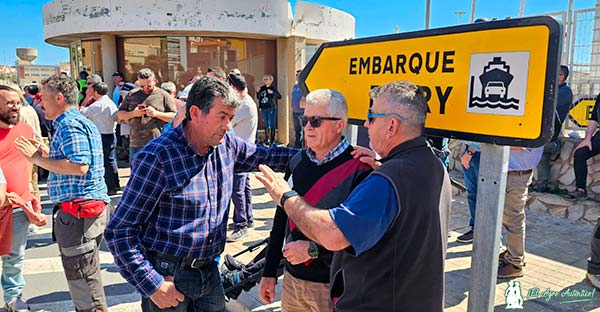 Agricultores de Almería protestan en el puerto de Almería frente a las importaciones de terceros países / agroautentico.com