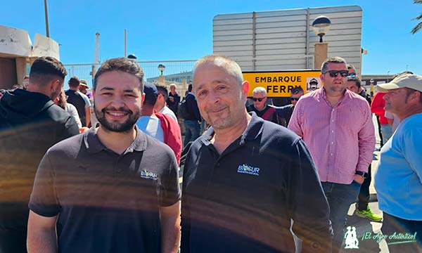 Técnicos de Biosur apoyan las protestas de los agricultores en el puerto de Almería / agroautentico.com