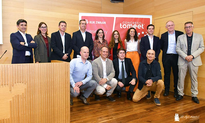 Agroponiente, Grupo Paloma, La Palma, CASI, Unica y SanLucar, junto a otros ponentes, en el Congreso Tomeet en Almeria / agroautentico.com