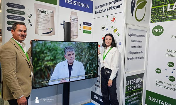 Juanjo Alarcón y Mª del Mar López. La fórmula PRO+PRE en la feria agrícola de Níjar / agroautentico.com 
