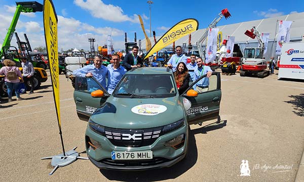 El coche eléctrico de Biosur ha causado sensación en la feria de Níjar 2024 / agroautentico.com