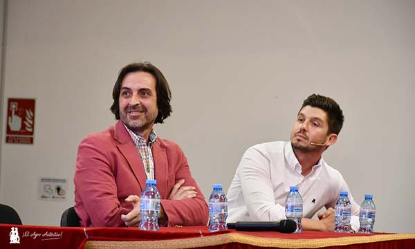 Juan José Rodríguez, profesor de EFA Campomar, con su alumno, José Fco Rodríguez, ponente en las charlas técnicas de Expolevante 2024 sobre trichodermas y micorrizas / agroautentico.com