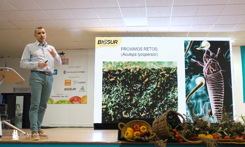 Plaga de Vasates. Víctor Molina y el control biológico con Biosur en Expolevante 2024 / agroautentico.com