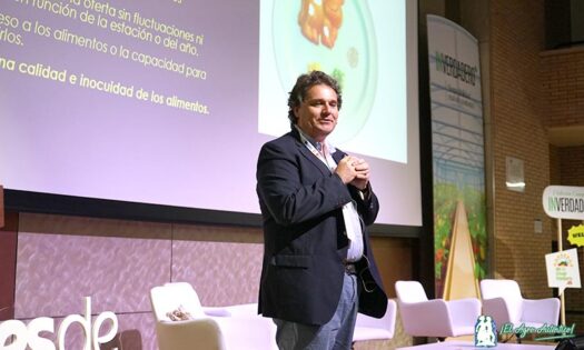 José Miguel Mulet en el I Congreso InVerdadero en Almería hablando del CRISPR / agroautentico.com