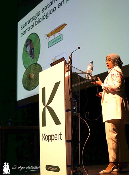 Sarra Bouagga de Koppert presenta Limonicus y Montdorensis en el Auditorio de El Ejido (Almería) / agroautentico.com