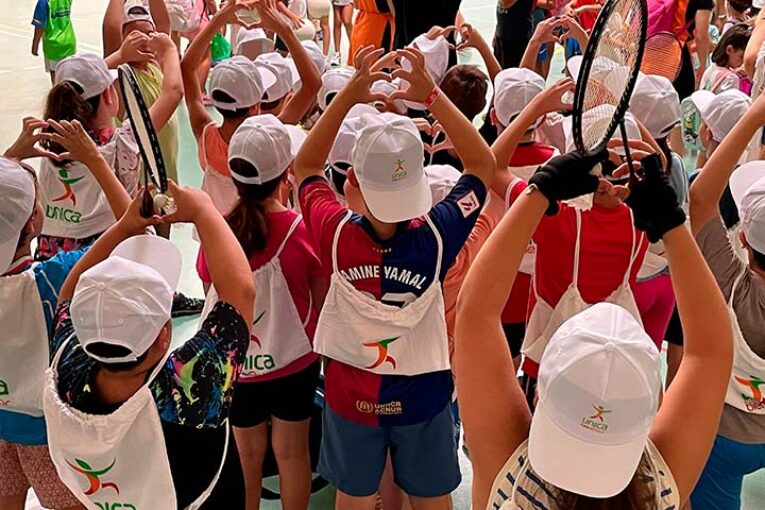 Cuarenta hijos de empleados de Unica se benefician de la Escuela de Verano El Saliente