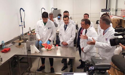 El presidente de la Junta de Andalucía inaugura el CIT COEX, 9.000 m2 de innovación y transferencia para el sector hortofrutícola