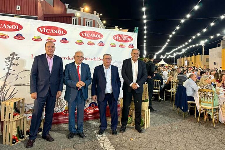 Más de 2.000 personas despiden la campaña en Vicasol