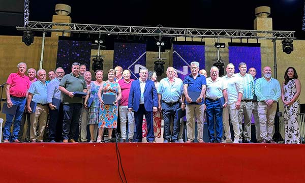 Más de 2000 personas asisten a la cena anual de Vicasol, con las frutas y verduras de la cooperativa como protagonistas