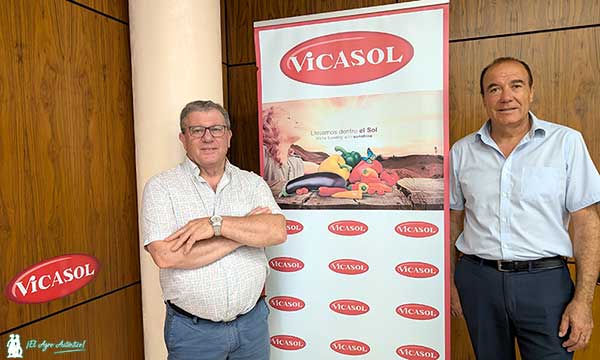 El presidente de la cooperativa Vicasol, Juan Antonio González, con el gerente José Manuel Fernández / agroautentico.com