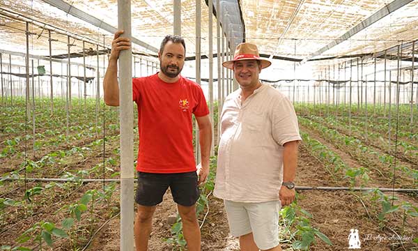 José Antonio Valentín, agricultor de Albuñol, con Juan Jesús Maldonado, técnico de Brandt Europe / agroautentico.com