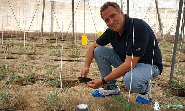 Diego Hernández con el nuevo Nematool / agroautentico.com