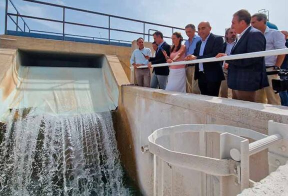 La desaladora Mar de Alborán comienza a dar agua a regantes de Níjar y Almería