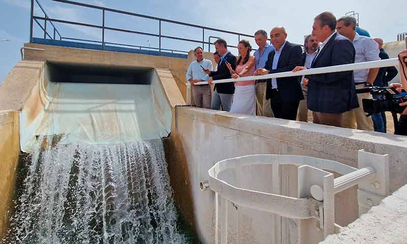 La desaladora Mar de Alborán comienza a dar agua a regantes de Níjar y Almería