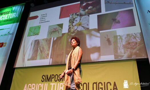 Esther Molina, agricultora almeriense, en el V Simposio de Agricultura Ecológica celebrado en El Ejido / agroautentico.com