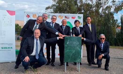 Sakata coloca en Almería la primera piedra de la sede central para España y Portugal 1