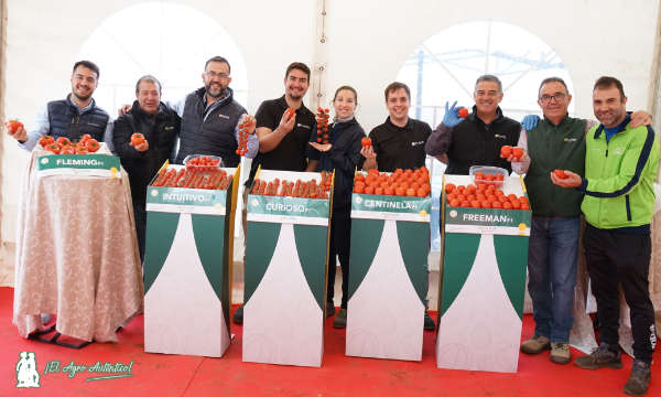 Equipo de HM.Clause en Almería cerrando el último año agrícola / agroautentico.com