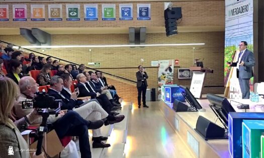 Los invernaderos solares en la ponencia de Manuel Lainez de Cajamar en el II InVerdadero / agroautentico.com