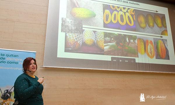 Marina Casas, coordinadora de cultivo bajo abrigo en Anecoop. Papaya en Almería / agroautentico.com