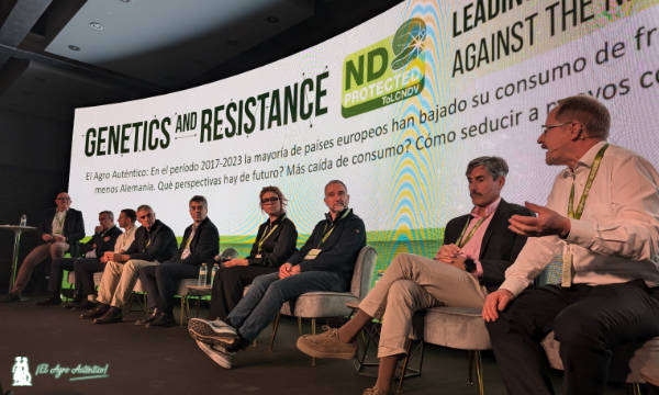 Mesa de debate durante el evento de Syngenta sobre resistencias a Nueva Delhi en cucurbitáceas / agroautentico.com