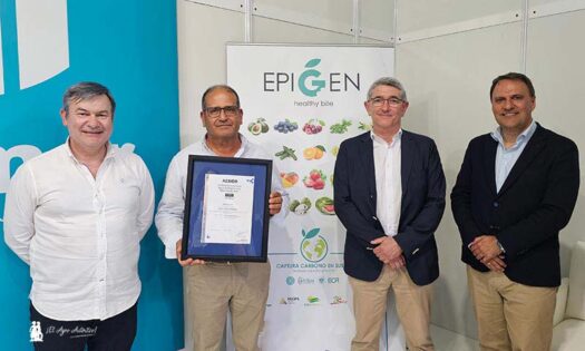 Aenor ha reconocido con el certificado de Agricultura Regenerativa a tres productores de S.A.T. Costa de Níjar (Almería), lo que avala la calidad de los productos que ofrecen y las buenas prácticas medioambientales que estos socios de la entidad almeriense han implementado.