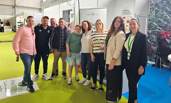 Argenta Seeds ha promocionado en la feria de Almería su pepino snack, sus californias para tardío, tomate beef resistente a rugoso y su liderazgo en pack choi / agroautentico.com