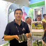 Bejo amplía su catálogo de pepino. Yorkyng Antonio Vera con la nueva variedad de corto negro o español / agroautentico.com