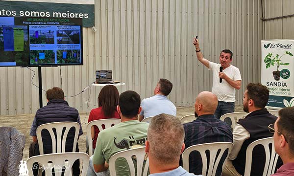 Parvispinus, control horario y nuevos plásticos en las puertas abiertas de El Plantel
