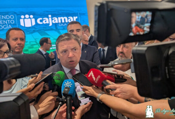 Cajamar celebra 50 años de Las Palmerillas inaugurando edificio con laboratorio de biotecnología