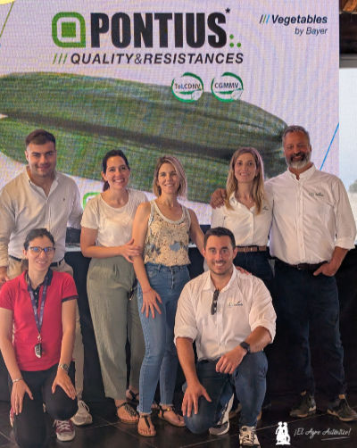 Miembros del equipo de Bayer en el evento celebrado en la costa de Granada / agroautentico.com