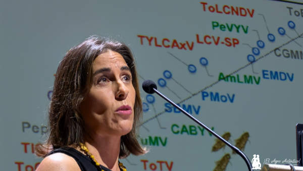 Estefanía Rodríguez, investigadora del Ifapa de La Mojonera, en las jornadas sobre diversidad en el entorno de los invernaderos / agroautentico.com