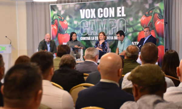 Acto de Vox en Almería con agricultores, Coag, Asaja y Coexphal / agroautentico.com