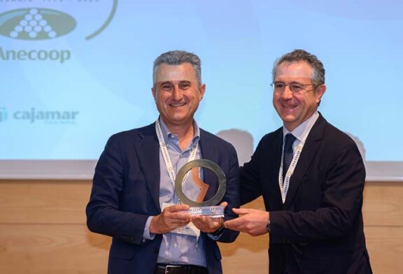 Anecoop recibe en su 50 Aniversario el premio FEDACOVA a la internacionalización
