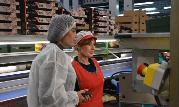 La eurodiputada Mireia Borrás en la cooperativa CASI / agroautentico.com