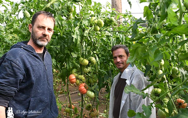 José Manuel Ruiz y su técnico Antonio Martín con Monterosa / agroautentico.com