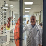 Francisco Garrido nos abre las puertas del laboratorio de Fitopatología y Sanidad Vegetal de Labcolor / agroautentico.com