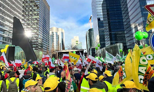 Protestas de Coag en Bruselas, diciembre 2025, a través de Twitter / agroautentico.com