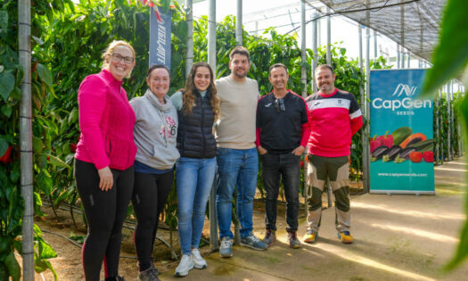 El anfitrión de las jornadas, el agricultor Rafael Martos con hermanos y familiares / agroautentico.com