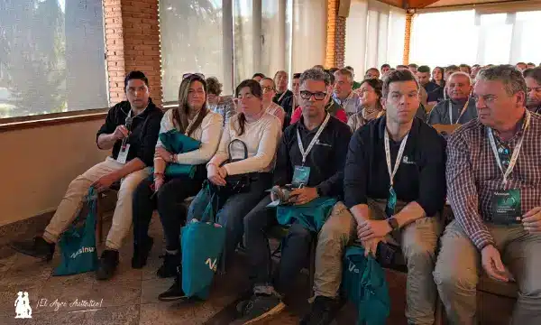 Preguntas de los técnicos agrícolas presentes en la presentación de un nuevo nematicida biológico / agroautentico.com