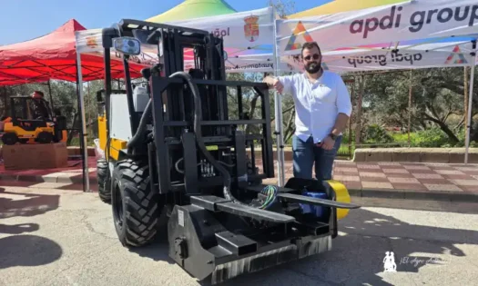 Antonio Román muestra la innovación presentada en Expo Cherry: FB12, trituradora con motor eléctrico / agroautentico.com