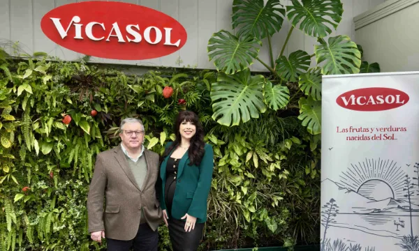 Juan Antonio González, presidente de Vicasol, y Elisabeth Marín, responsable de marketing / agroautentico.com