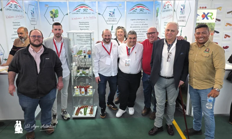 Lupión y Rodríguez presente con sus distribuciones en la II Expo Cherry en Albuñol