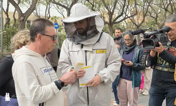 COAG Andalucía denuncia la venta de sirope disfrazado de miel con catas reivindicativas frente a grandes supermercados 5