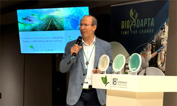 Dr. Khalid Akdi, director general de Trichodex perteneciente al Grupo Fertiberia, presenta el biofertilizante Vibacter / agroautentico.com