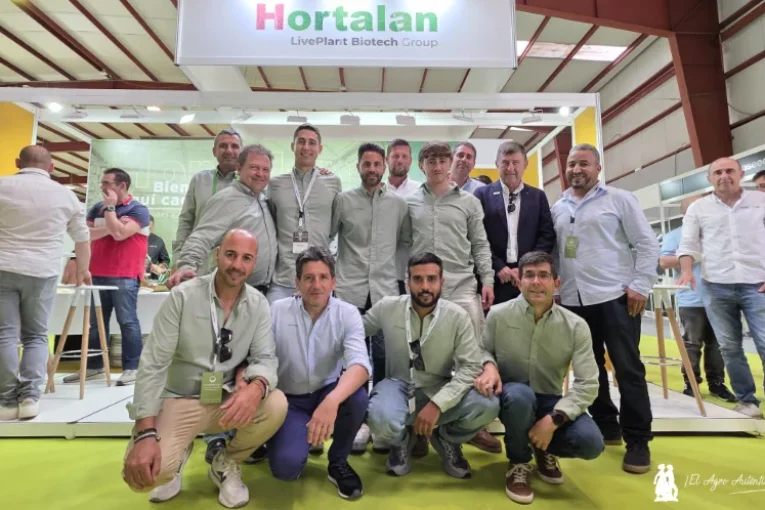 Hortalan presenta su nuevo centro de Los Grillos en la feria de Níjar