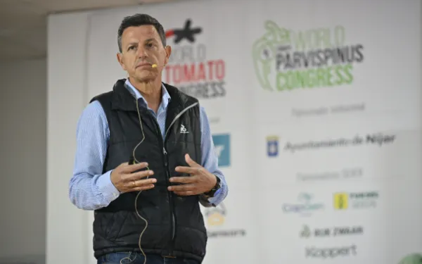 Manuel Hernández, responsable de cultivo de tomate de Rijk Zwaan Ibérica / agroautentico.com