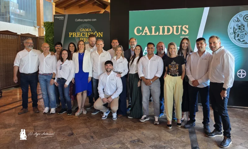 Foto de familia del equipo de Bayer Seminis presente en este evento de Roquetas de Mar (Almería) / agroautentico.com