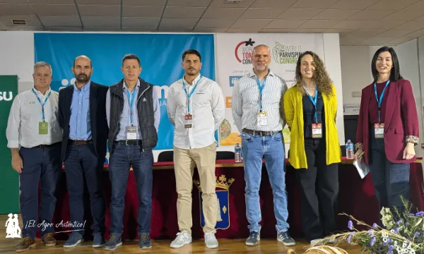 World Tomato Congress. Foto de familia de los ponentes en este Congreso de Campohermoso / agroautentico.com