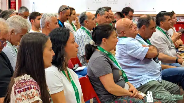 Agricultores en el III Simposio de Albuñol en la costa de Granada / agroautentico.com