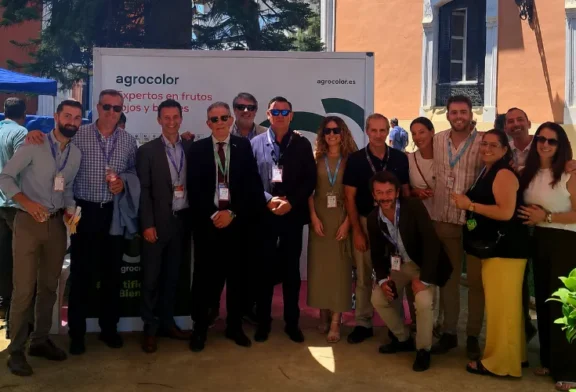 Agrocolor certifica la seguridad alimentaria en el Congreso Internacional de Frutos Rojos